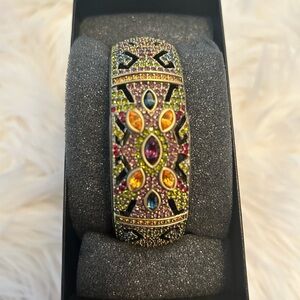 Heidi Daus- Peekaboo Hinged Swarovski Crystal Bangle Bracelet Ladies Watch